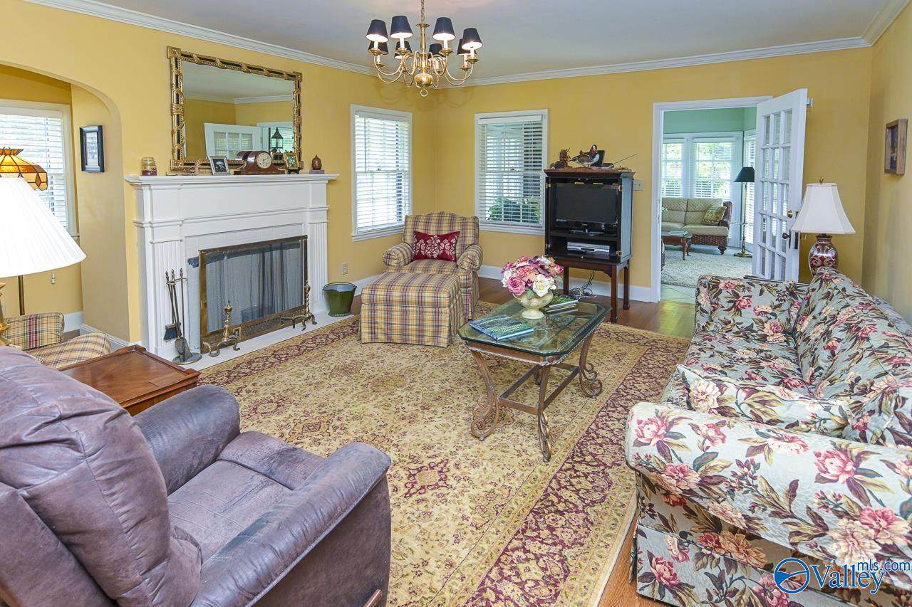 https://bt-photos.global.ssl.fastly.net/nalmls/orig_boomver_1_21926644-2.jpg