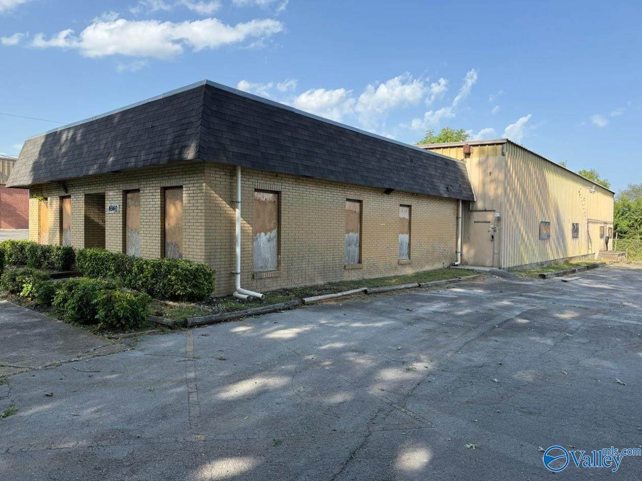 4940 Memorial Parkway North - Photo 1