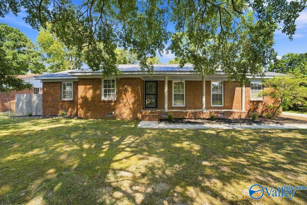 1910 Azalea Circle - Photo 1