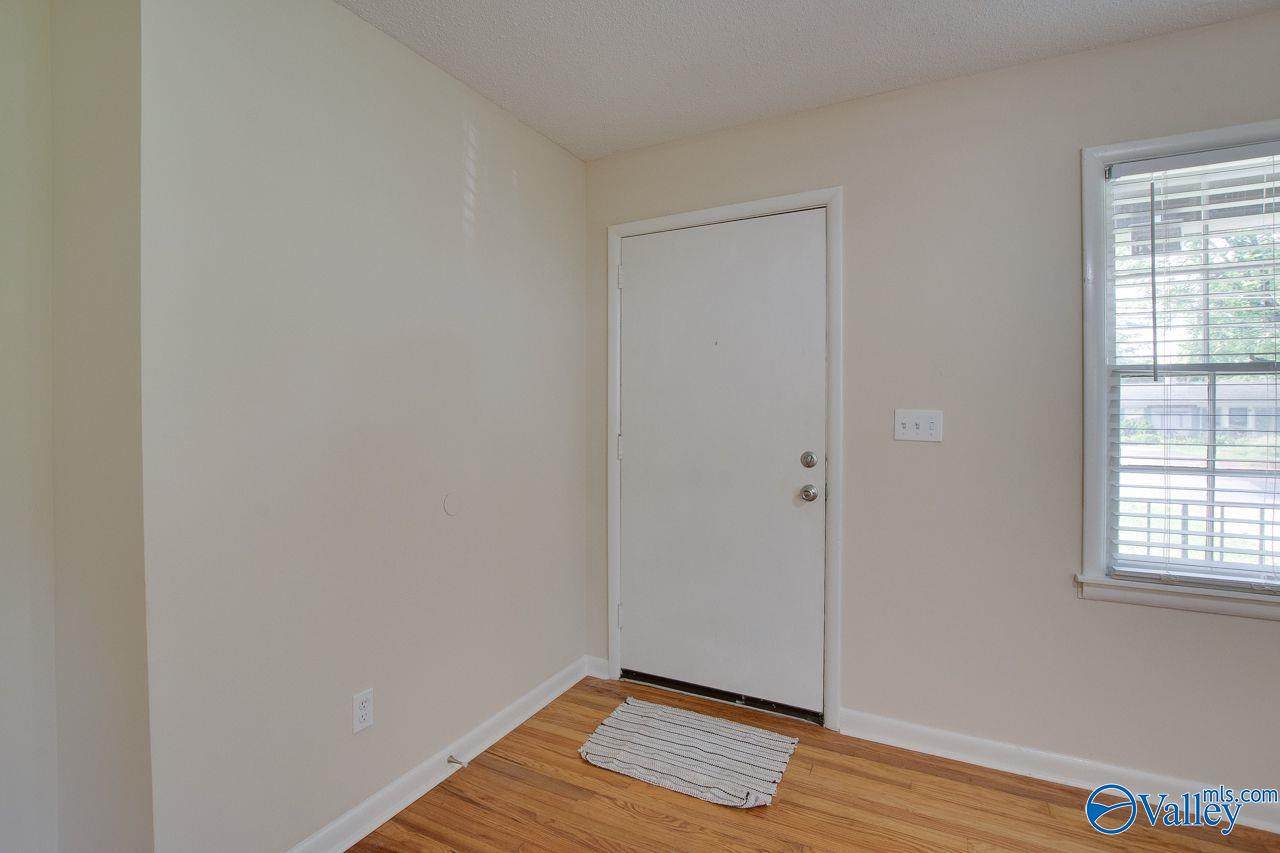 https://bt-photos.global.ssl.fastly.net/nalmls/orig_boomver_1_21928658-2.jpg