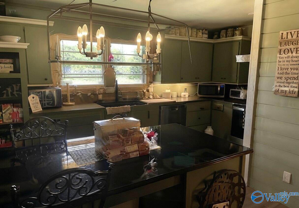 https://bt-photos.global.ssl.fastly.net/nalmls/orig_boomver_1_21928995-2.jpg