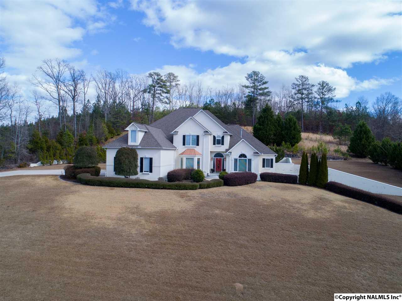 214 Lynnwood Circle - Photo 1