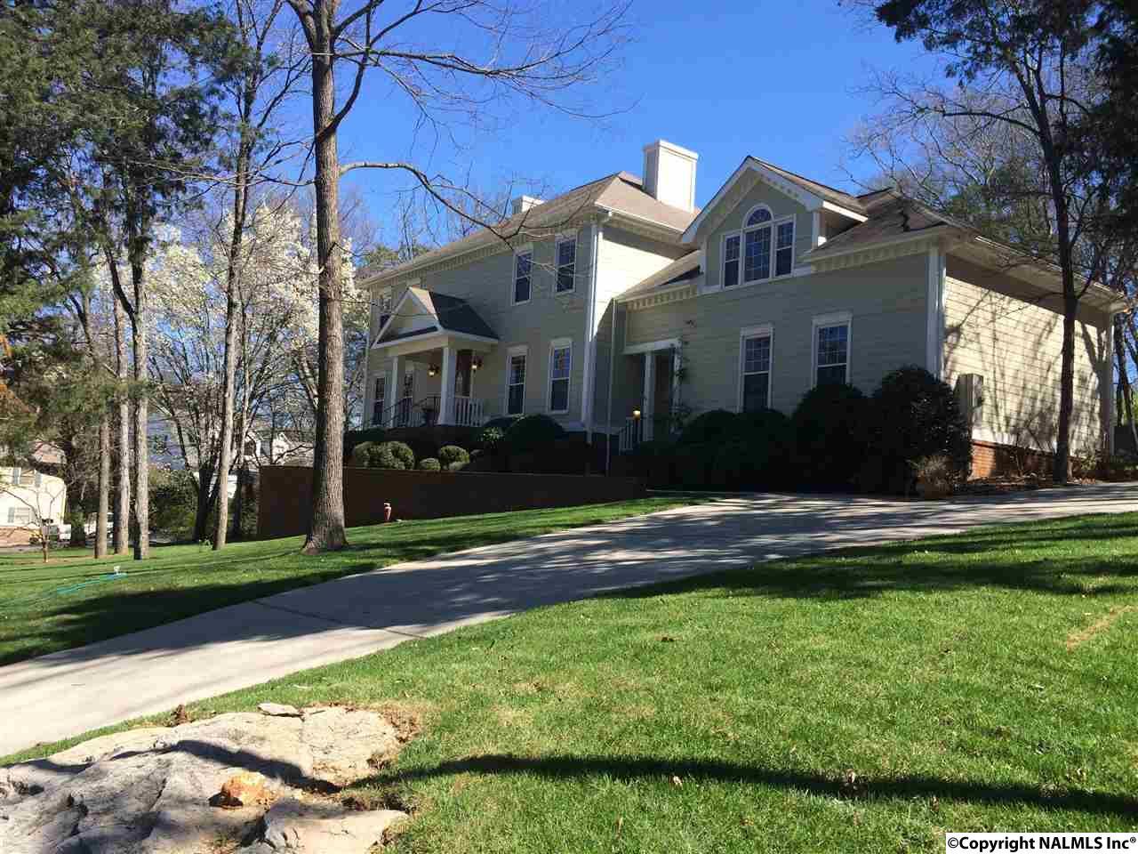 200 Weschase Row - Photo 1