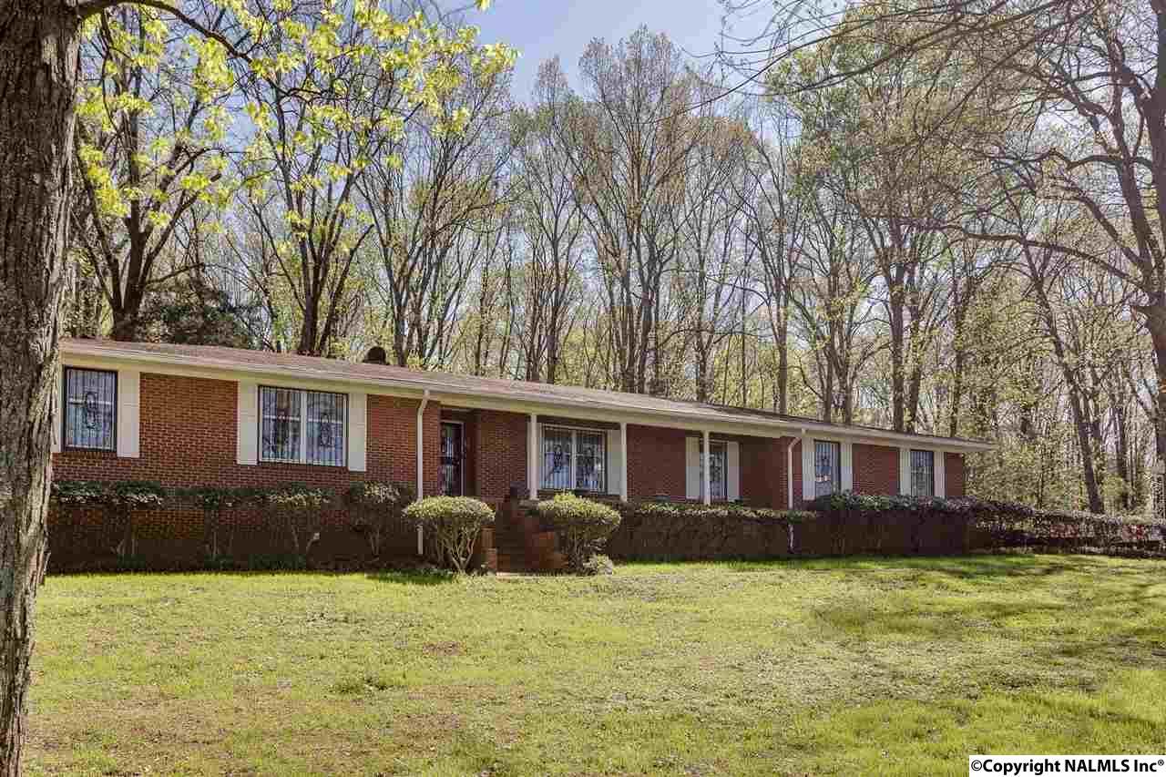 712 Drake Avenue - Photo 1