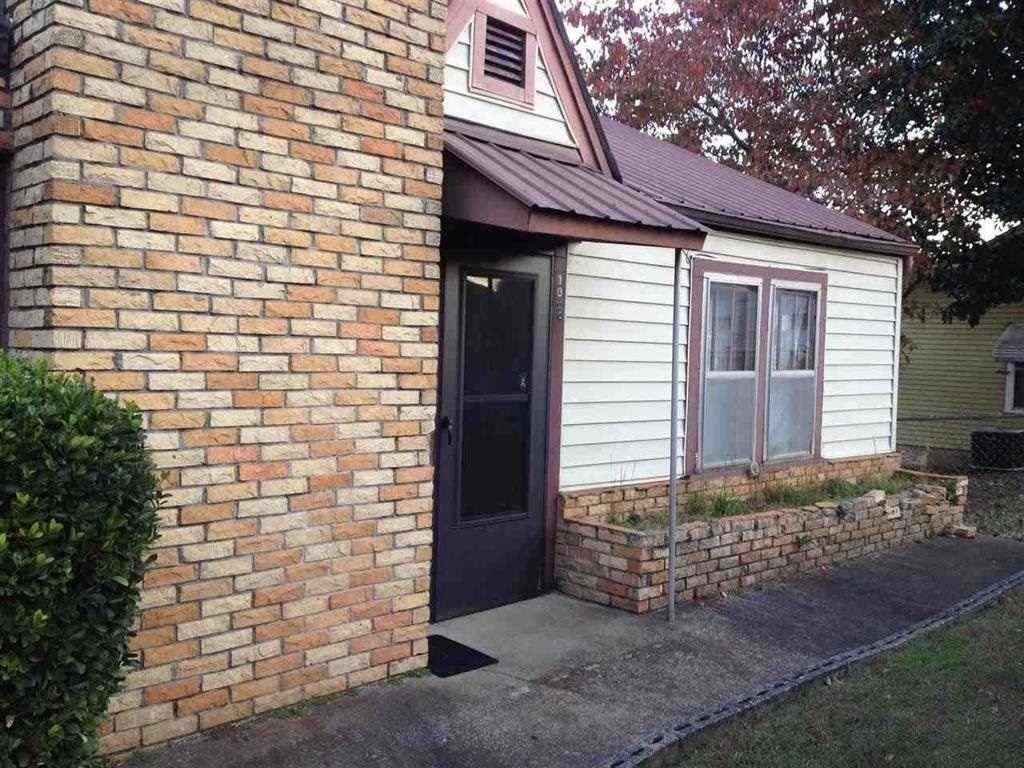 1004 North Houston Street - Photo 1
