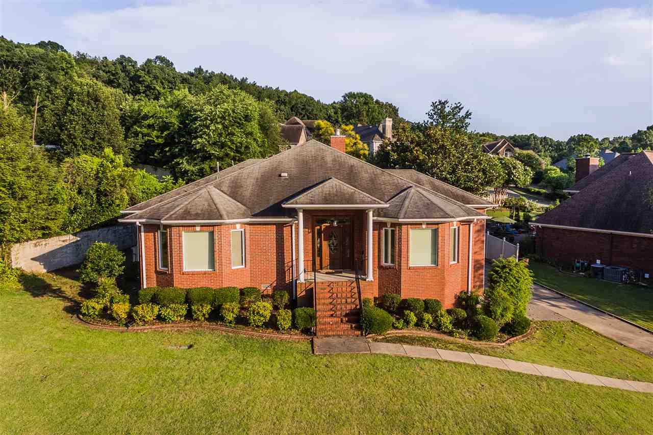 1402 Old Carriage Lane - Photo 1