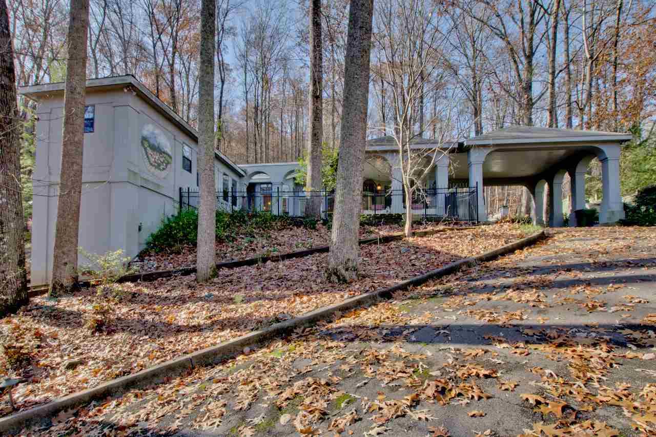 128 Catherine Drive - Photo 1