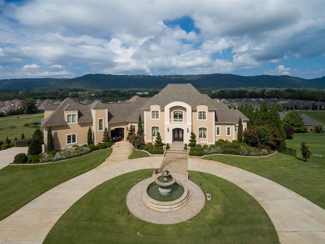 190 Brooks Circle - Photo 1
