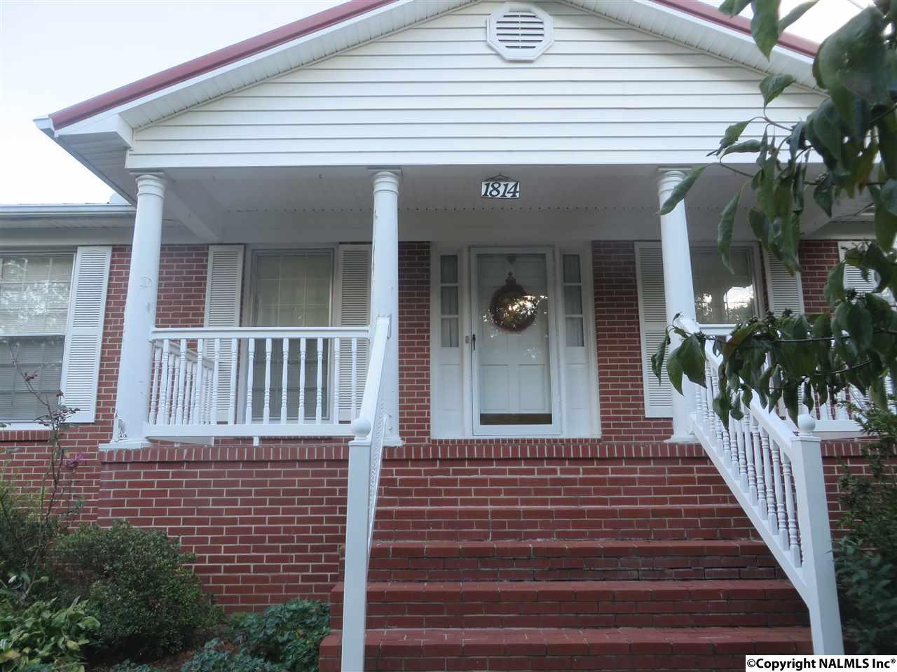 1814 Riverview Circle - Photo 1