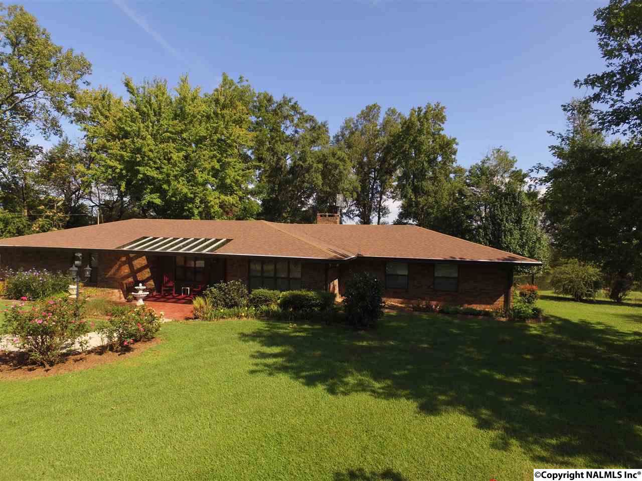 1033 Willoughby Road - Photo 1