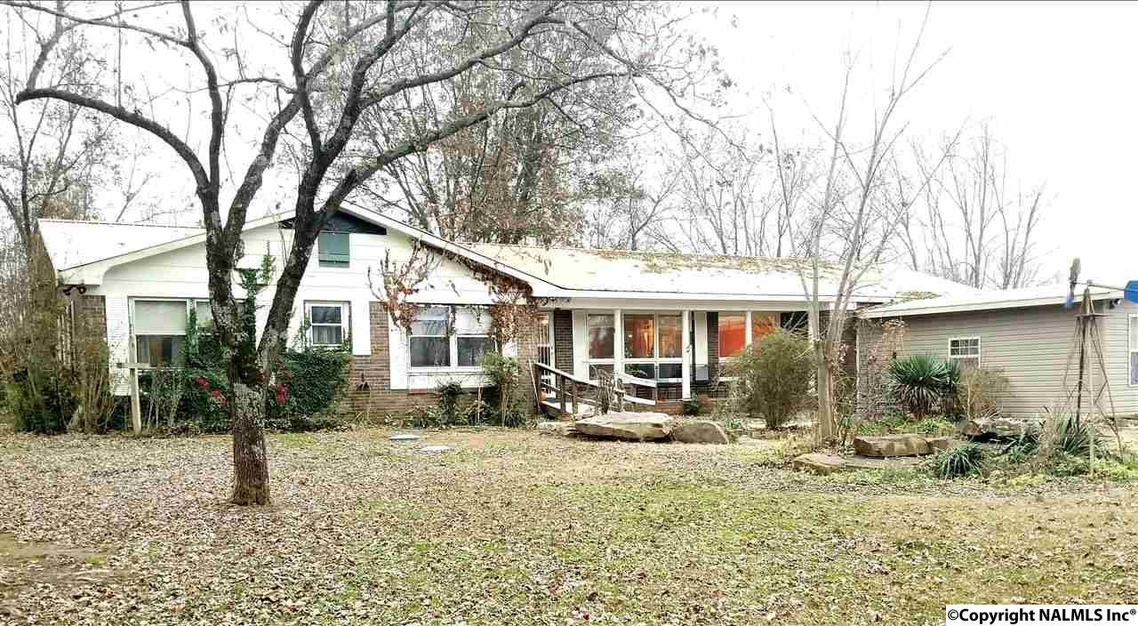 1657 12TH AVENUE - Photo 1