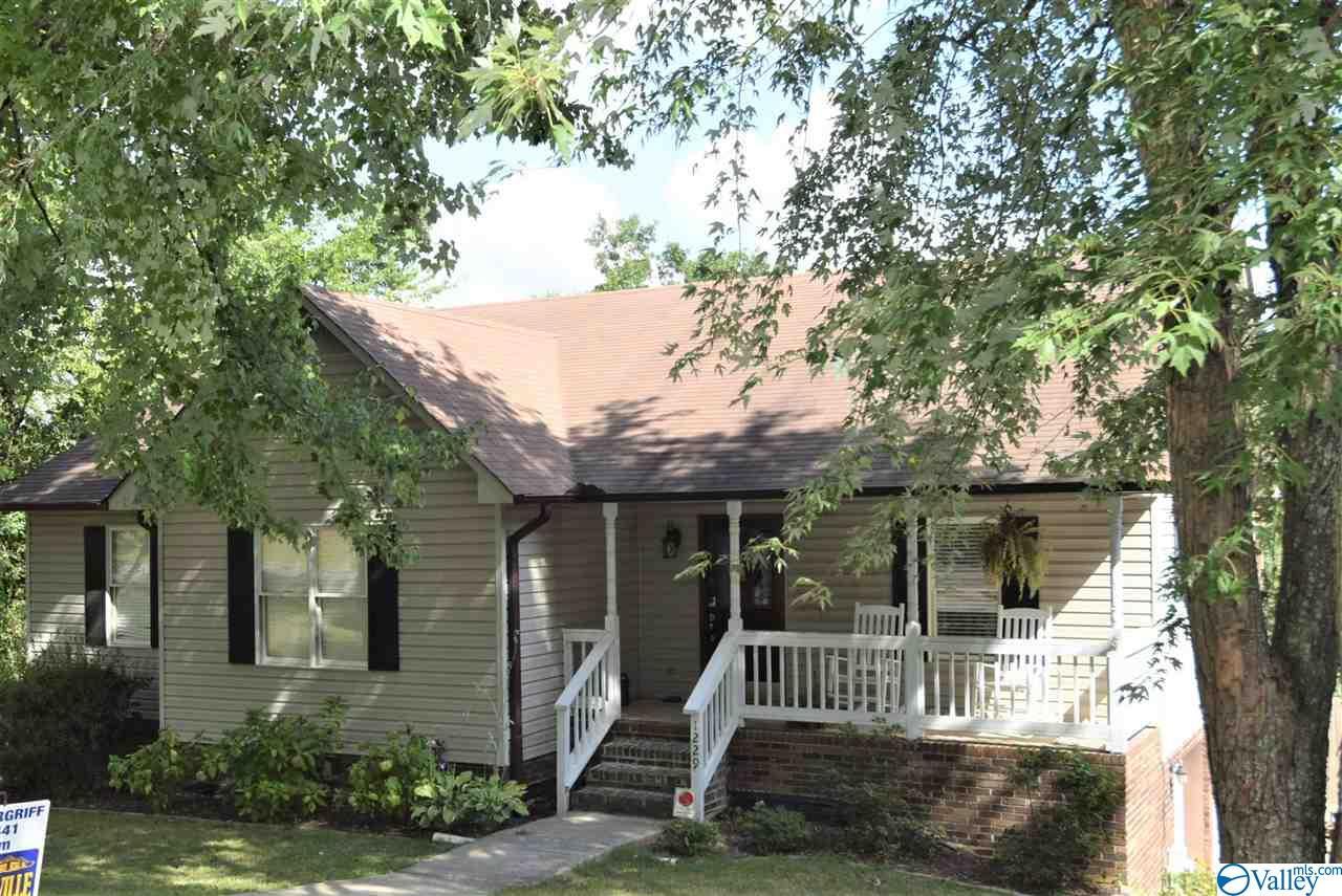 1229 Carlisle Avenue - Photo 1