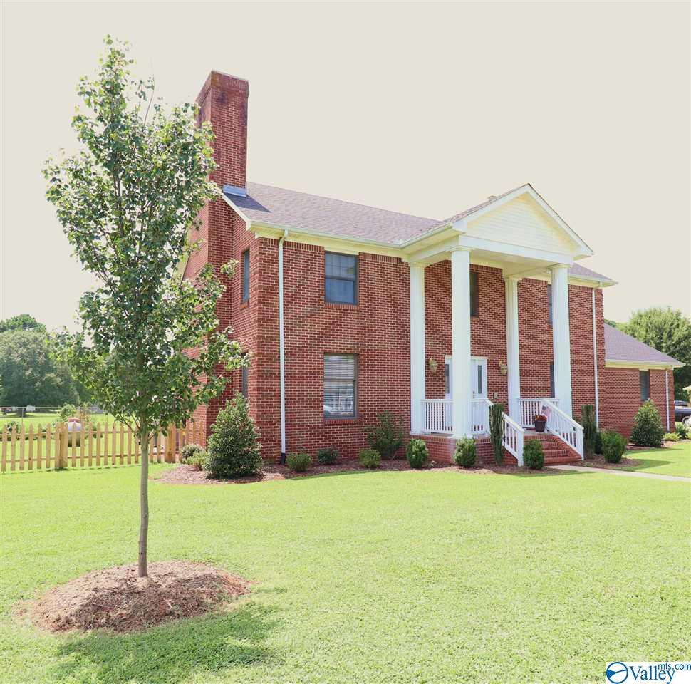 104 Frontier Trail - Photo 1