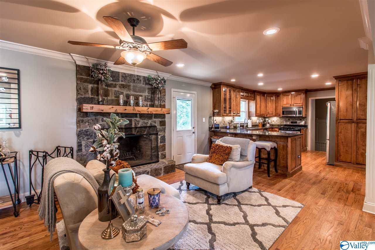 1405 Darnell Street - Photo 1