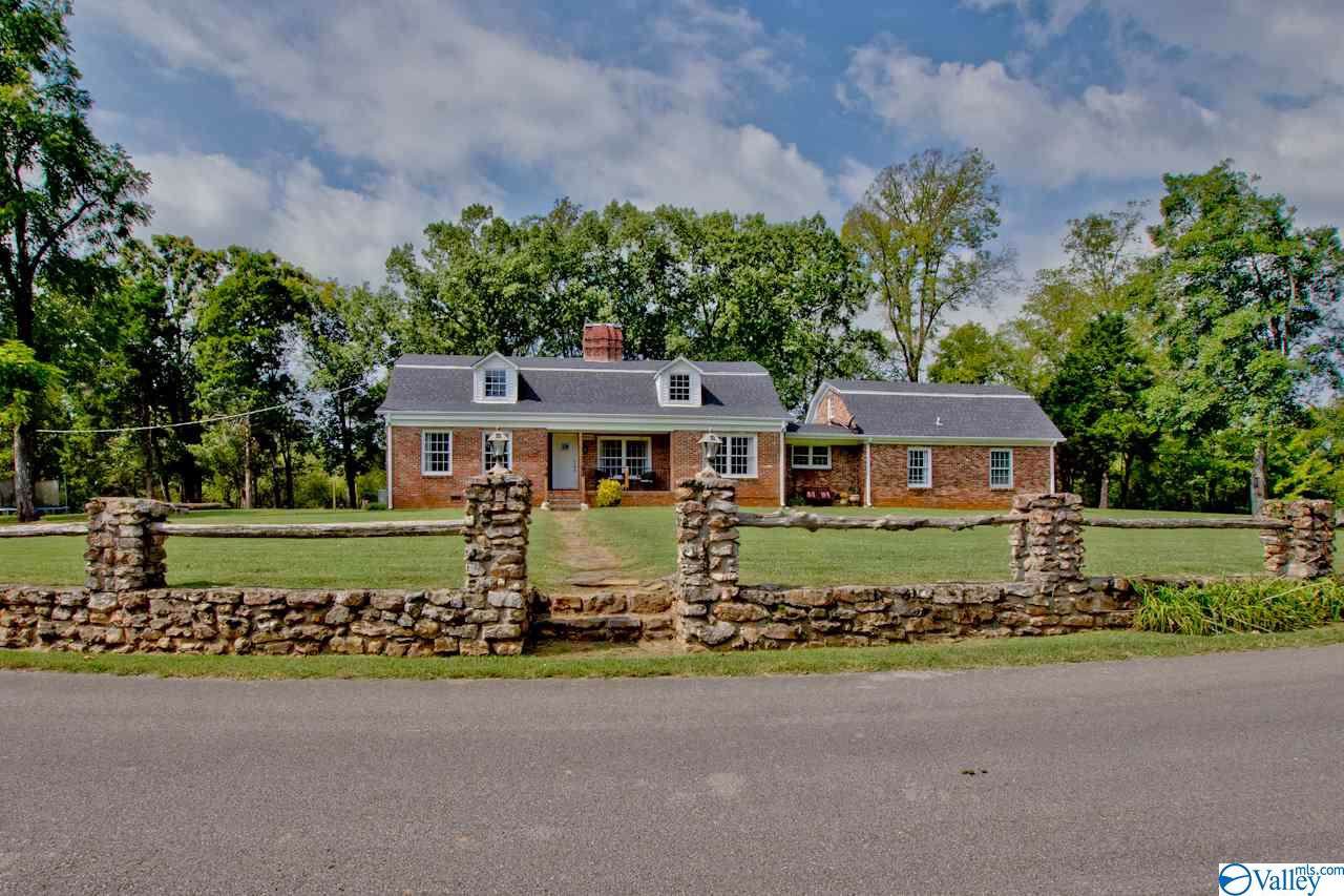 9906 Memorial Parkway North - Photo 1