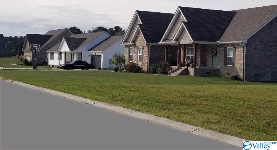 112 Grady Lane - Photo 1