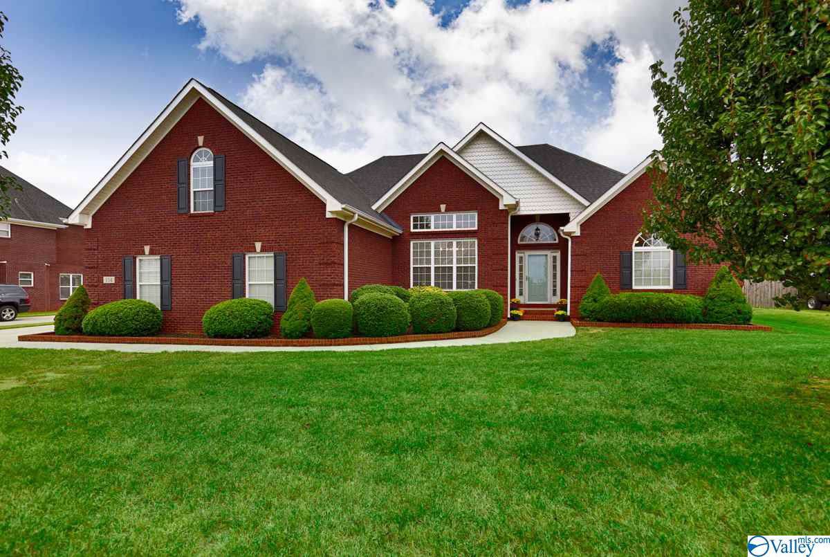 114 Stanfield Drive - Photo 1