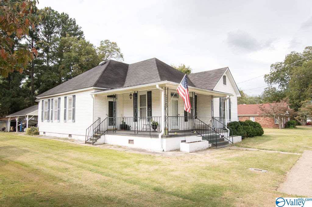 160 Maple Boulevard - Photo 1