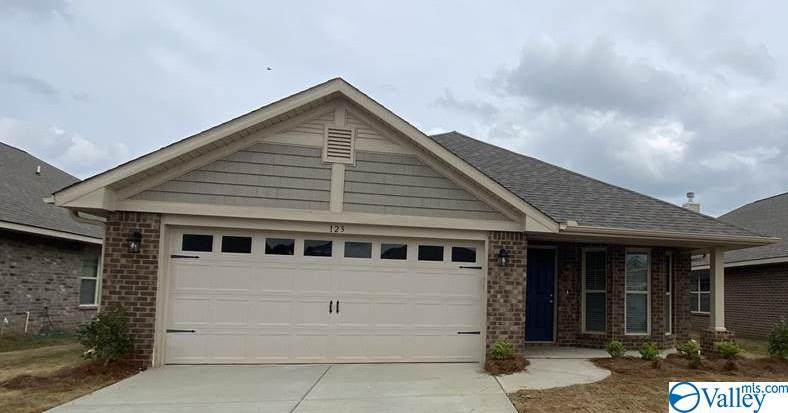 128 Ardsley Drive - Photo 1