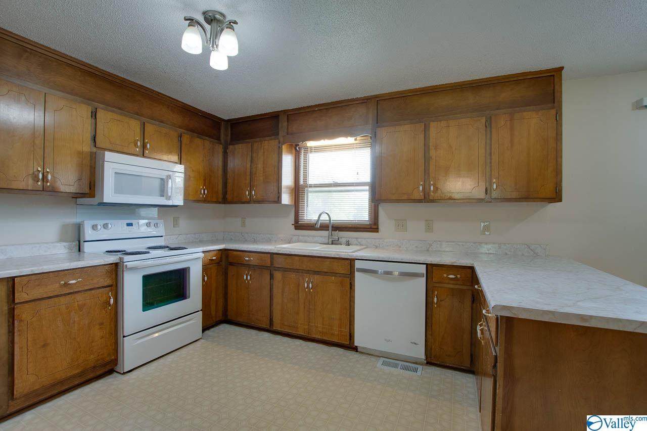 103 Whispering Winds Drive - Photo 1