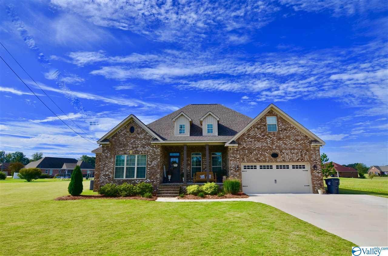 205 Cottonwood Circle - Photo 1