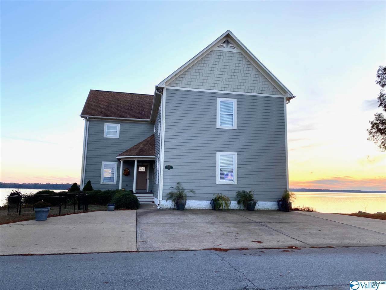 6066 Bay Hill Drive - Photo 1