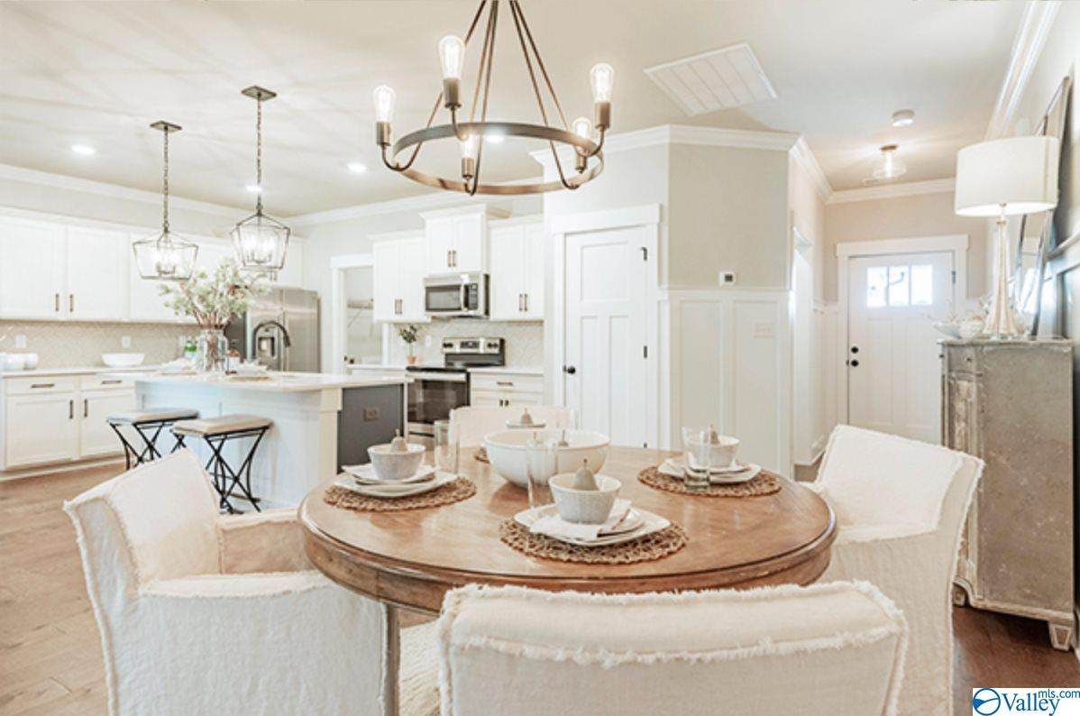 470 Legend Oak Way - Photo 1
