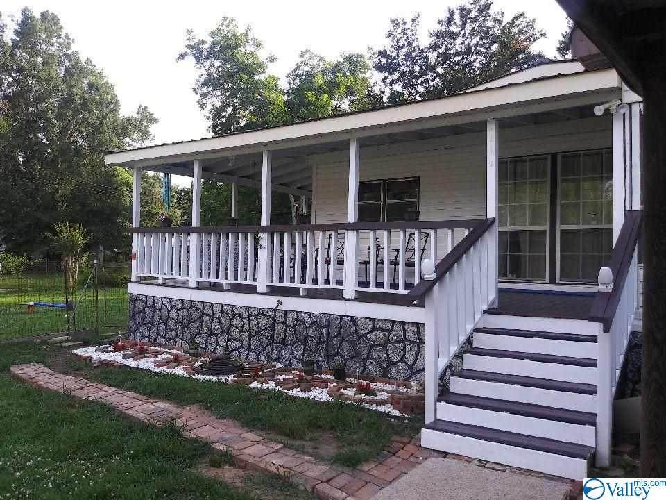 2106 Broadway Avenue - Photo 1