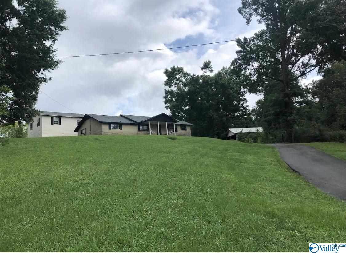 916 Valley Drive - Photo 1