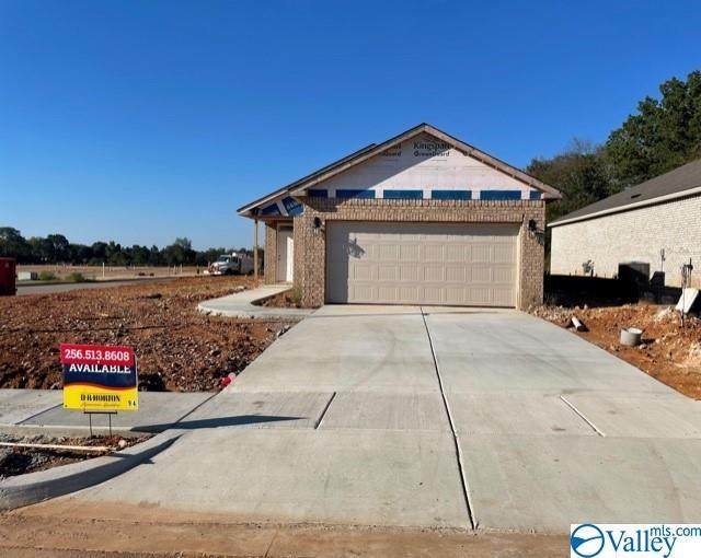 137 Rolling Green Drive - Photo 1