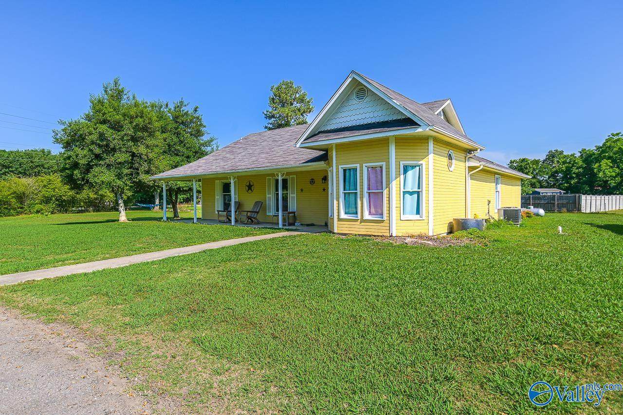 3831 Old Highway 431 - Photo 1