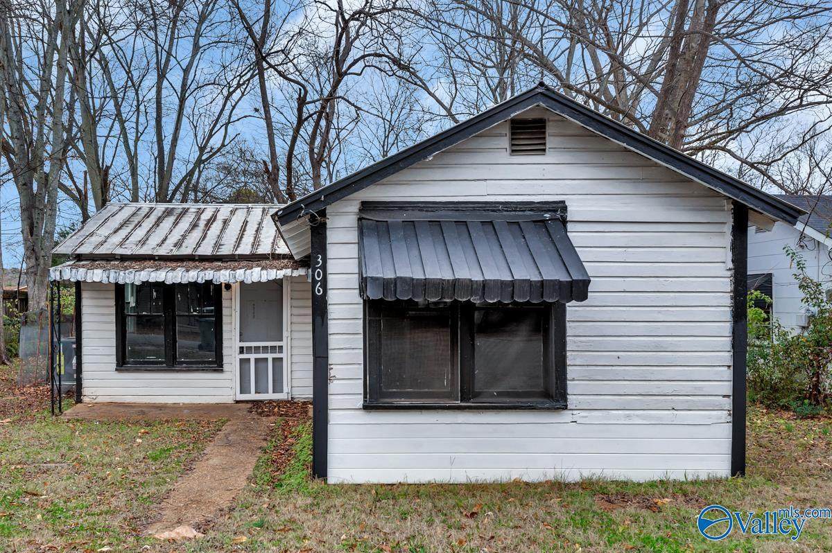 306 Treymore Avenue - Photo 1