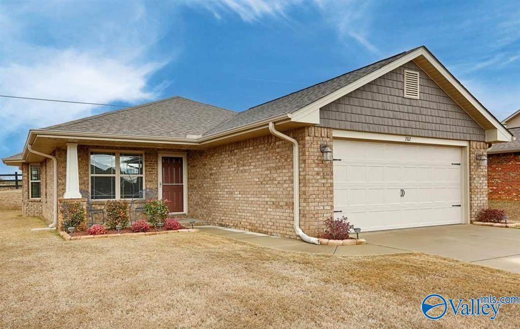 202 Fields Pond Drive - Photo 1