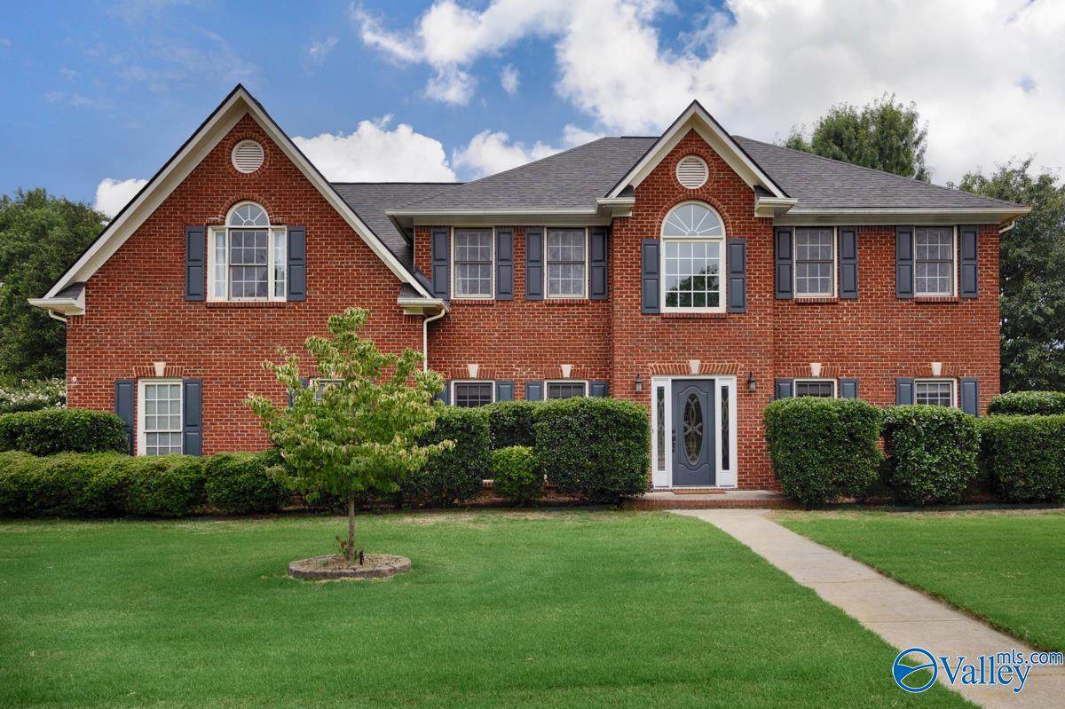 102 Hunington Chase Drive - Photo 1