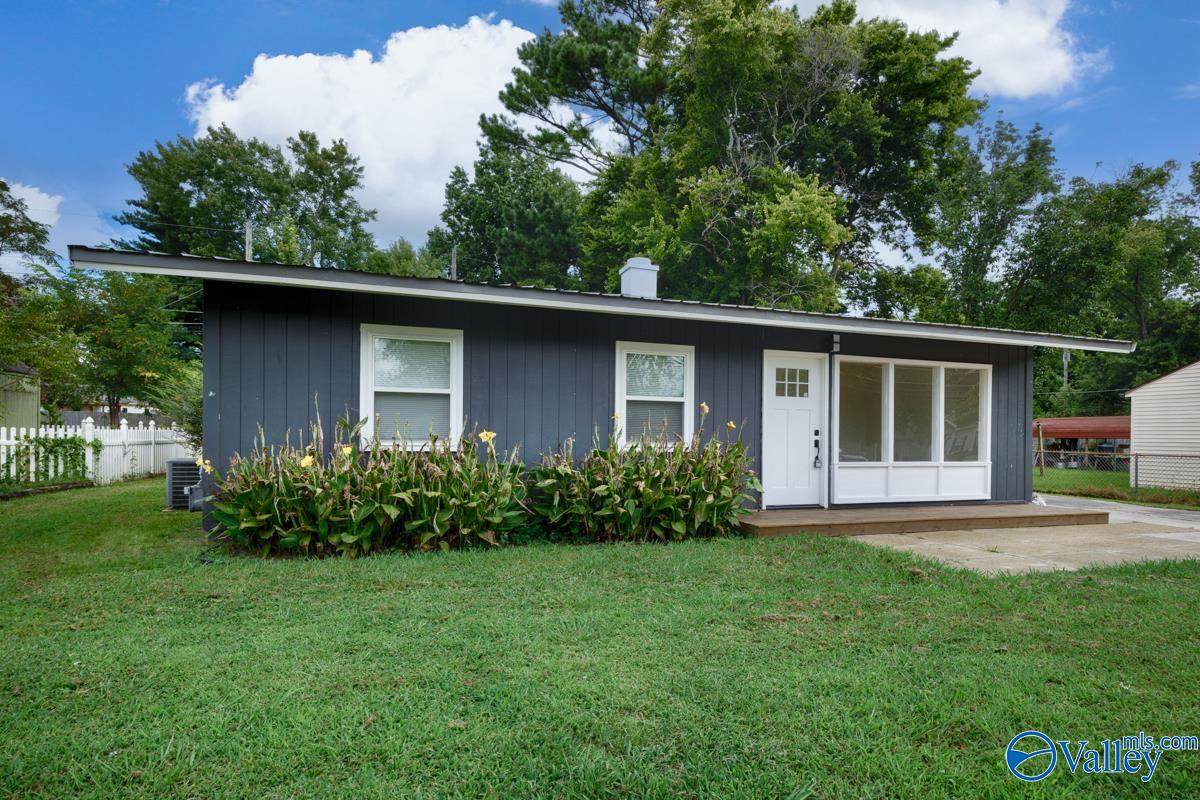 1703 Oakwood Avenue - Photo 1