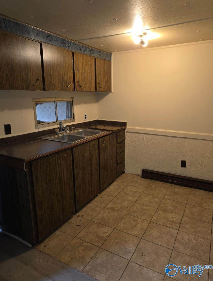 https://bt-photos.global.ssl.fastly.net/nalmls/orig_boomver_2_21904057-2.jpg