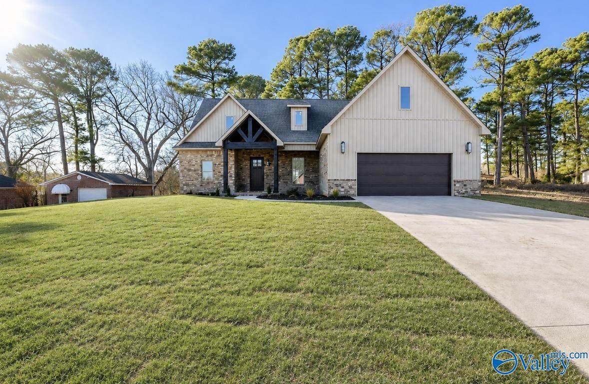 687 Oakview Circle - Photo 1