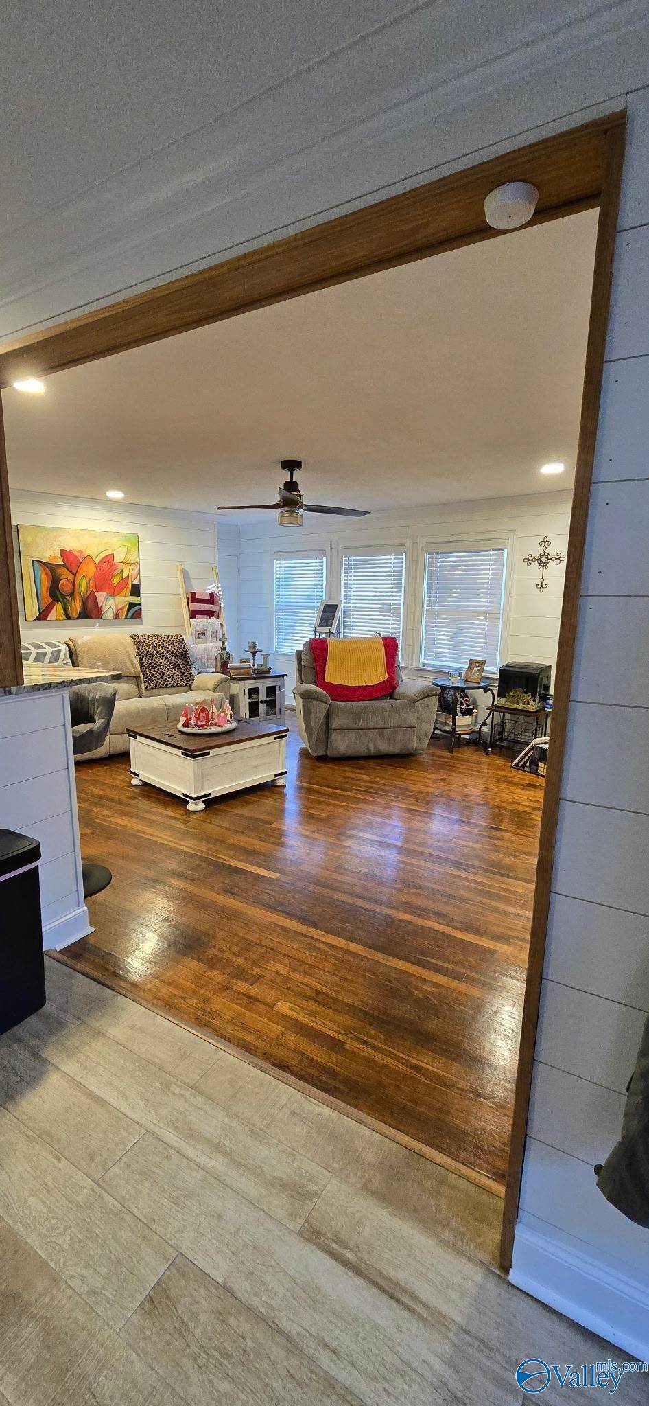 https://bt-photos.global.ssl.fastly.net/nalmls/1280_boomver_2_21909712-2.jpg