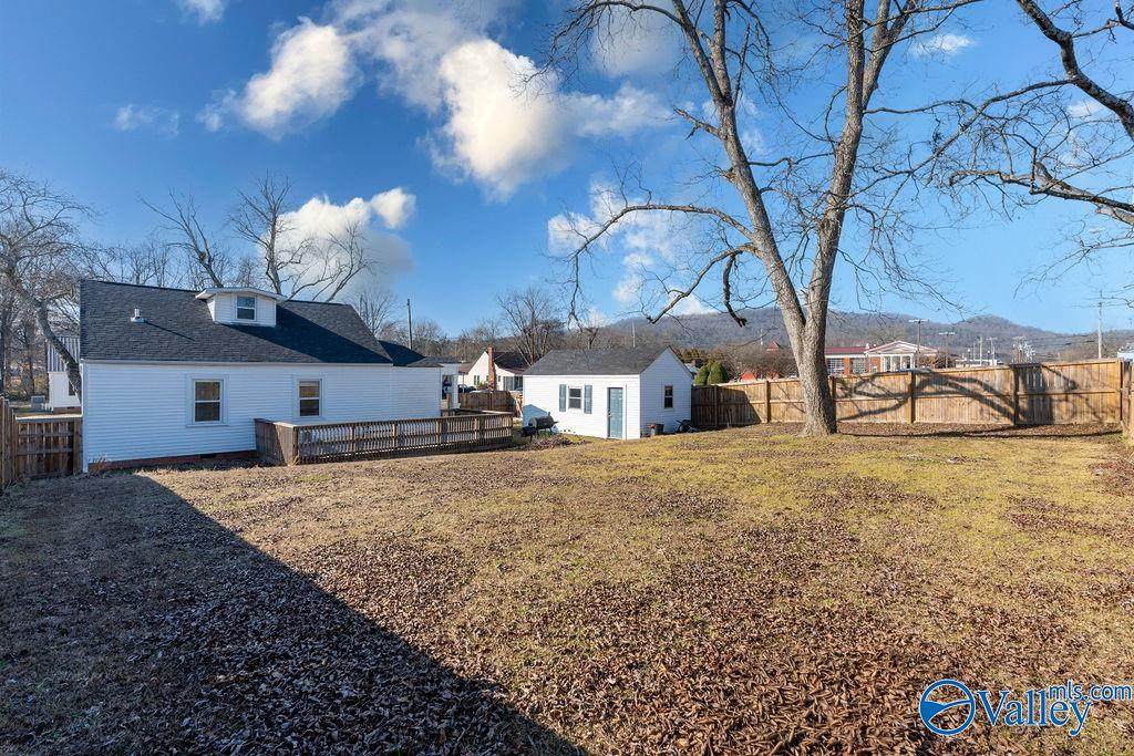 409 Jordan Lane - Photo 1