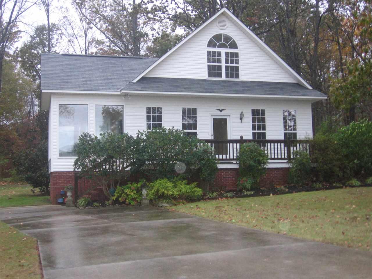 233 Riverbend Circle - Photo 1