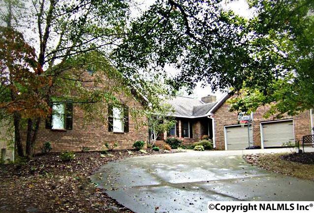 1028 Edgewood Circle - Photo 1