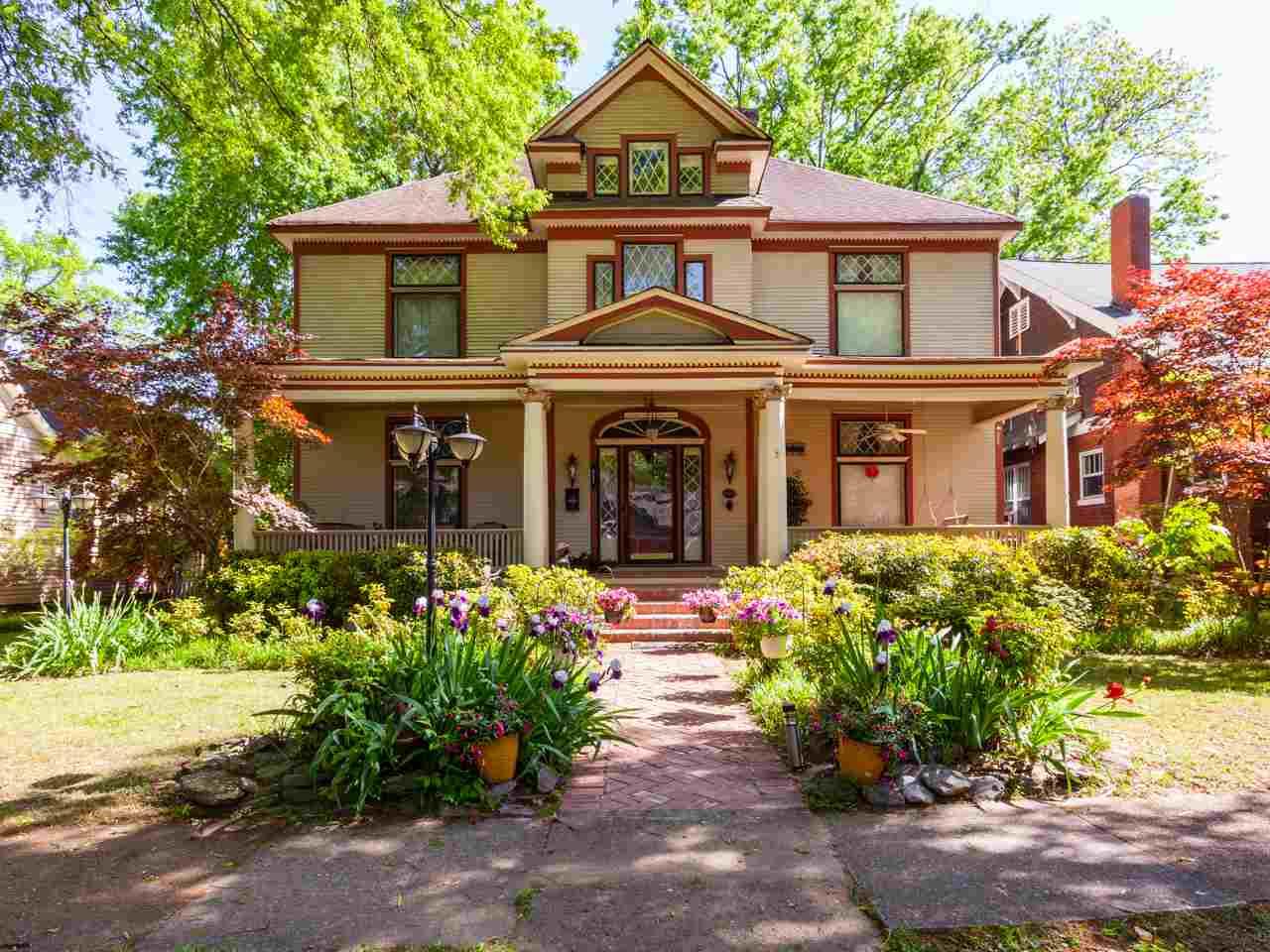 647 Grant Street - Photo 1