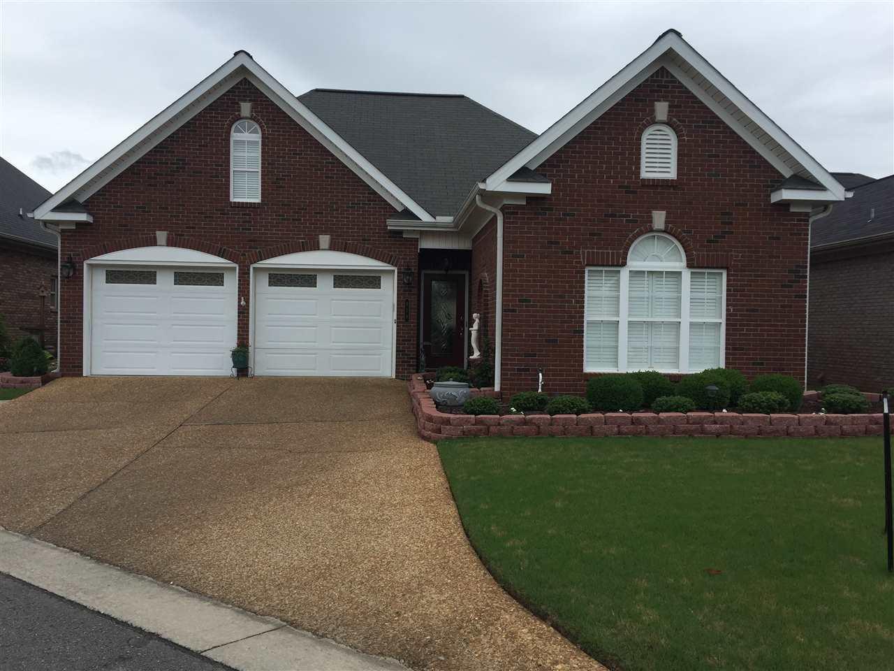 918 Village Court - Photo 1