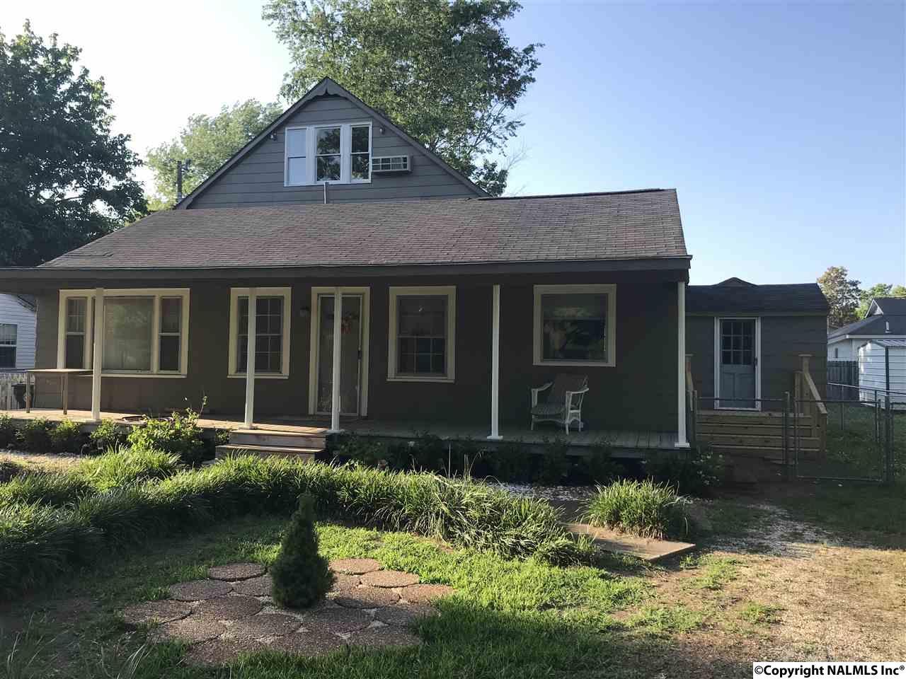 806 2ND AVENUE - Photo 1