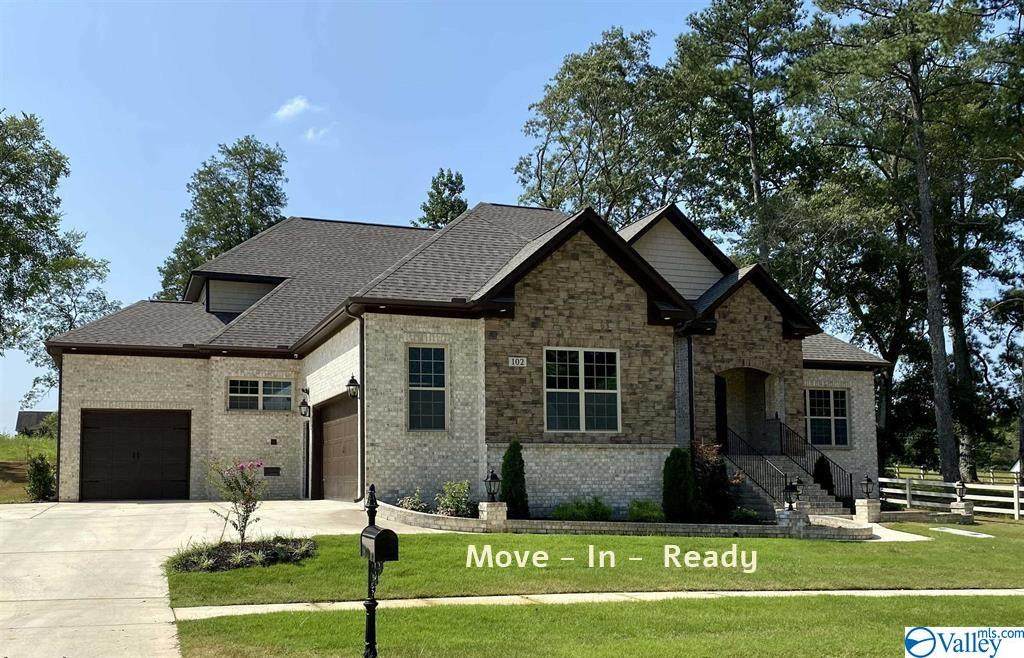 102 Parker Hall Drive - Photo 1