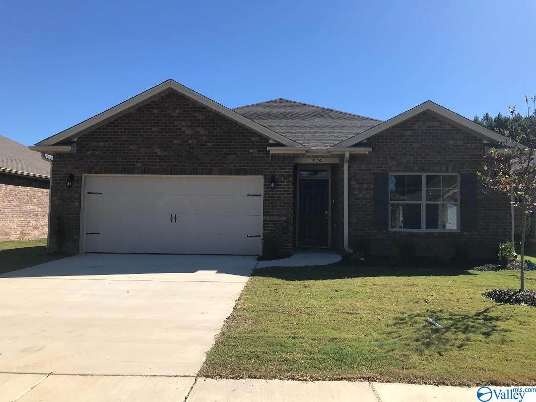 228 Ashland Drive - Photo 1