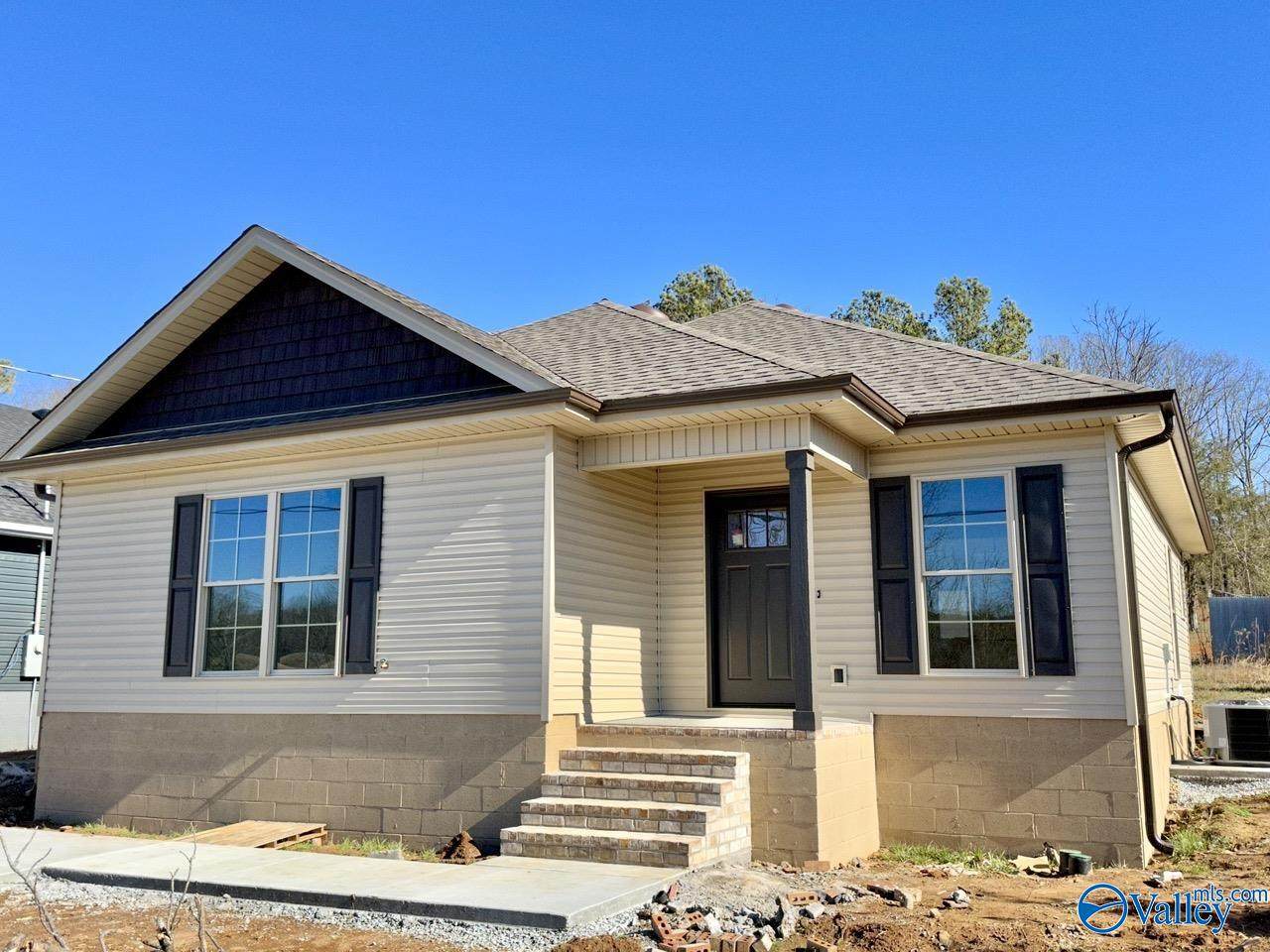 294 County Road 111, Killen, AL 35645 (MLS 21853641) MarMac Real Estate