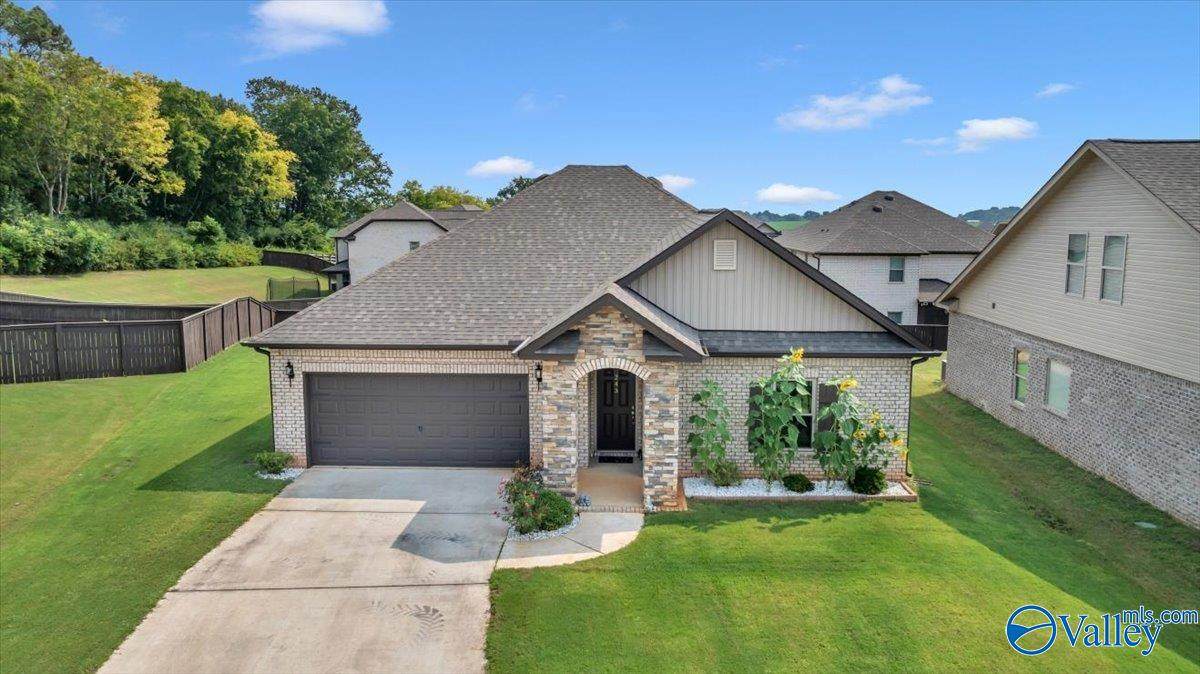 243 Portrait Street - Photo 1