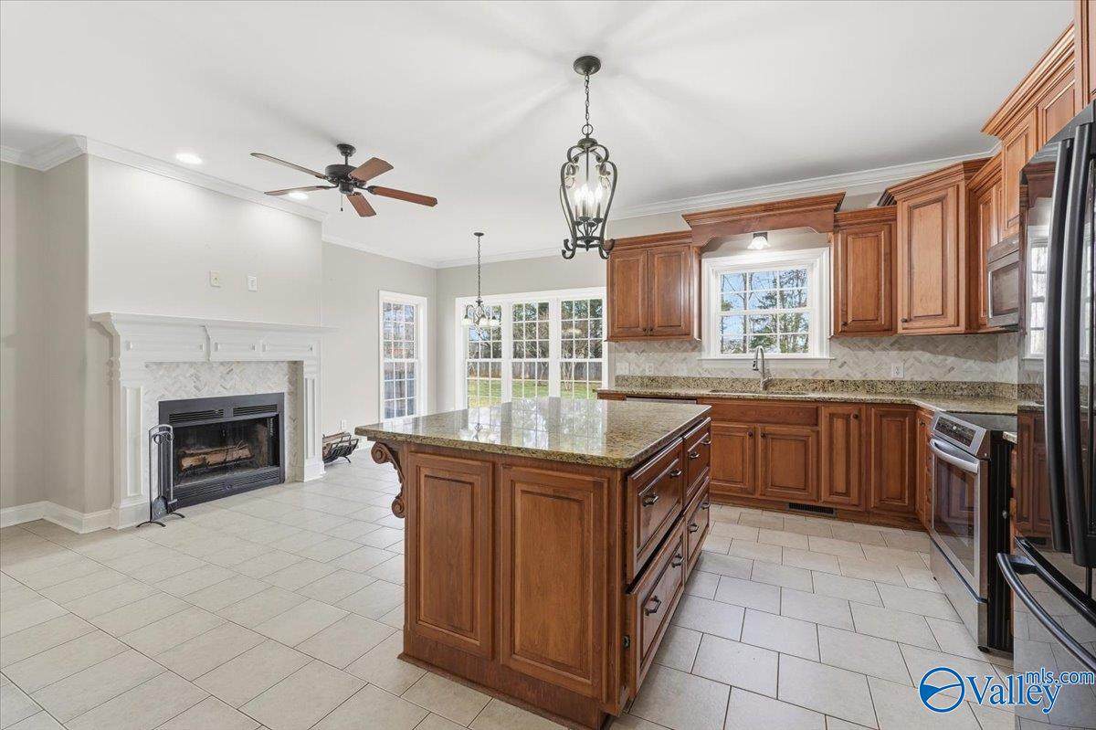 215 Slater Court - Photo 1