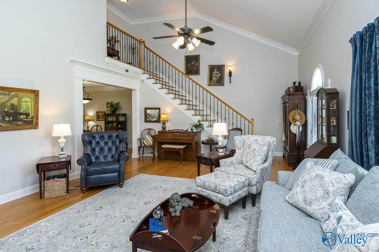 https://bt-photos.global.ssl.fastly.net/nalmls/orig_boomver_3_21924441-2.jpg